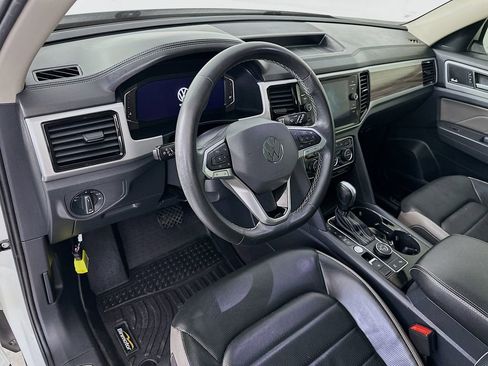 Used 2021 Volkswagen Atlas SEL Premium image 31
