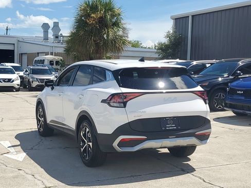 Used 2025 Kia Sportage EX FWD image 4