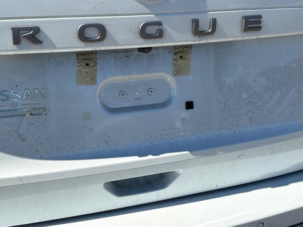 Used 2025 Nissan Rogue S FWD image 11