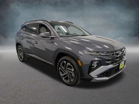 Used 2025 Hyundai Tucson Limited AWD/4WD image 3