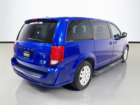 Used 2019 Dodge Grand Caravan SE w/ UConnect Hands-Free Group FWD image 7