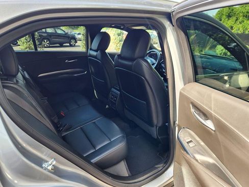 Used 2025 Cadillac XT4 Premium Luxury image 15