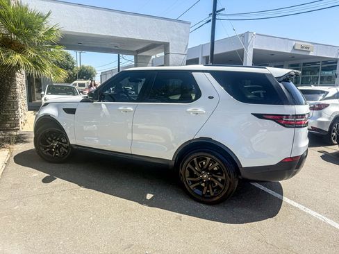 Used 2020 Land Rover Discovery HSE image 4