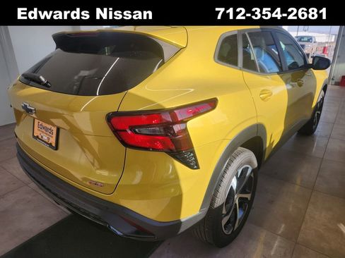 Used 2024 Chevrolet Trax RS w/ Driver Confidence Package image 10