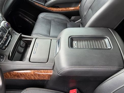 Used 2020 Chevrolet Suburban Premier image 13
