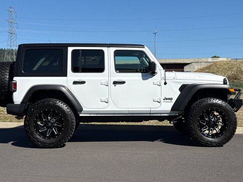 Used 2021 Jeep Wrangler Unlimited Sport AWD/4WD image 2