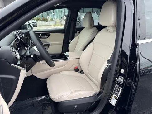 New 2025 Mercedes-Benz GLC 300 4MATIC image 33