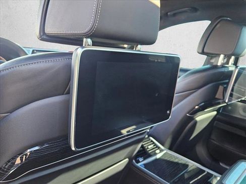 Used 2022 BMW 750i xDrive 750i xDrive image 19