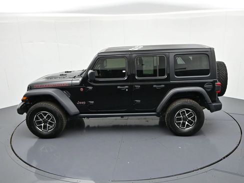 Used 2024 Jeep Wrangler Unlimited Rubicon AWD/4WD image 25
