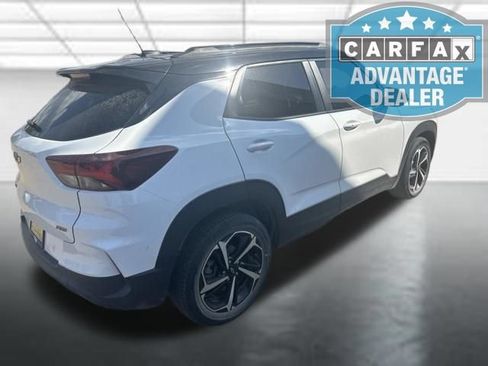 Used 2023 Chevrolet TrailBlazer RS w/ Sun and Liftgate Package FWD image 2