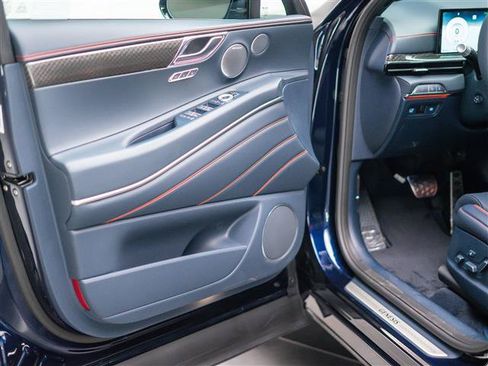 New 2026 Genesis GV80 3.5T e-SC AWD/4WD image 32