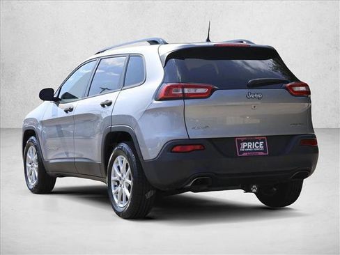 Used 2017 Jeep Cherokee Sport w/ Cold Weather Group AWD/4WD image 7