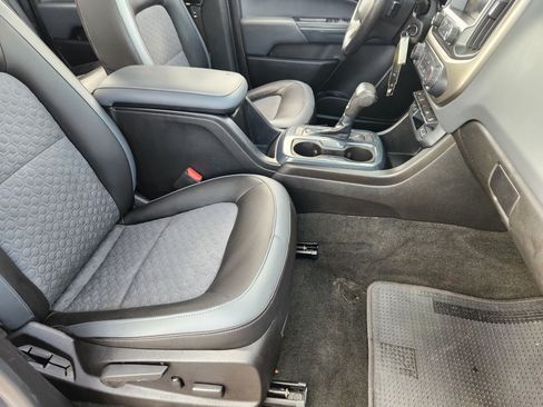Used 2017 Chevrolet Colorado Z71 AWD/4WD image 15