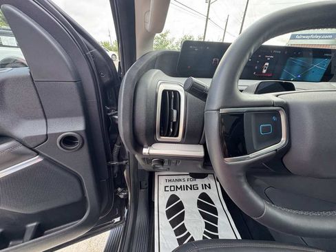 Used 2025 Ford Expedition Active AWD/4WD image 16