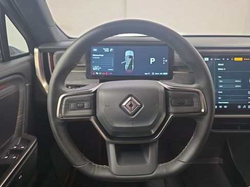 Used 2025 Rivian R1S Adventure Dual AWD/4WD image 28