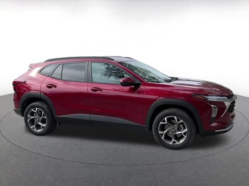 Used 2025 Chevrolet Trax LT image 16