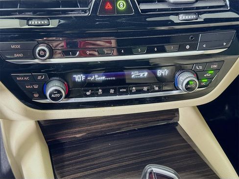 Used 2021 BMW 530i w/ Premium Package image 26