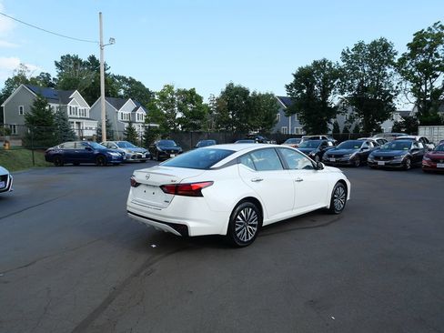 Used 2023 Nissan Altima 2.5 SV AWD/4WD image 6