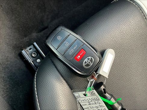 Used 2025 Toyota Camry SE FWD image 14