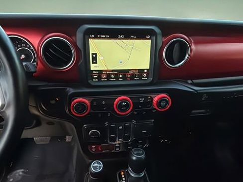 Used 2021 Jeep Wrangler Unlimited Rubicon AWD/4WD image 25