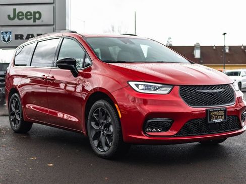 New 2026 Chrysler Pacifica Select w/ S Appearance Package AWD/4WD image 6