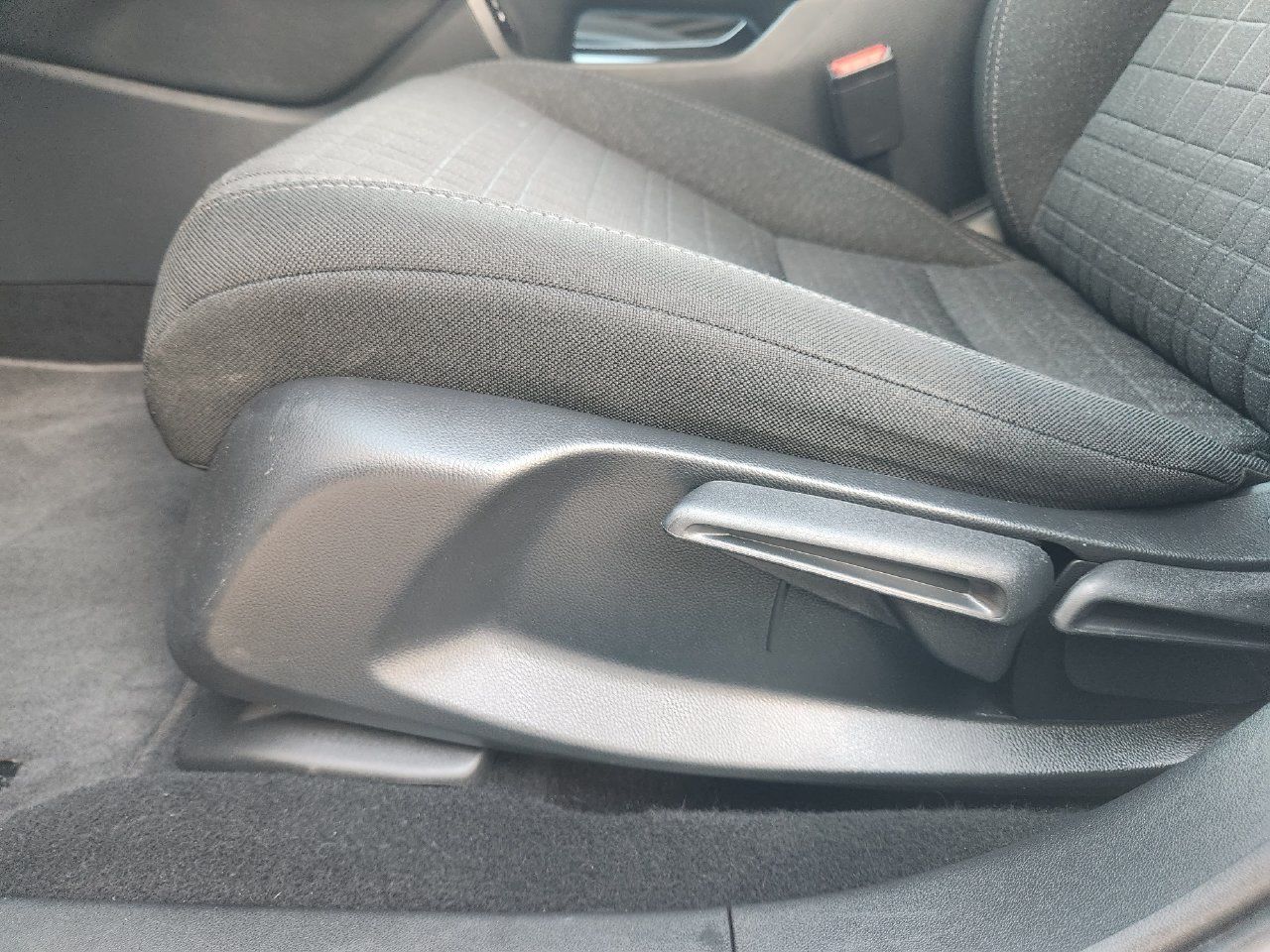 Used 2026 Honda HR-V LX image 23