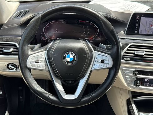 Used 2022 BMW 750Li xDrive AWD/4WD image 15