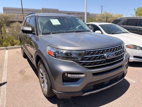 Used 2022 Ford Explorer XLT w/ Equipment Group 202A RWD image 3