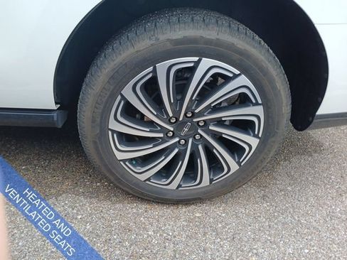 Used 2025 Lincoln Navigator Black Label AWD/4WD image 5