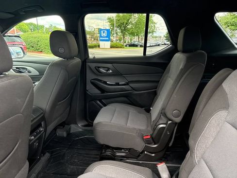 Used 2023 Chevrolet Traverse LT AWD/4WD image 19