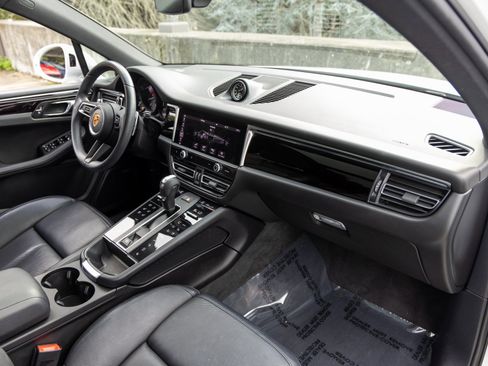 Certified 2023 Porsche Macan image 53