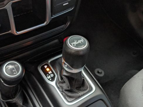 Used 2019 Jeep Wrangler Unlimited Sport image 19