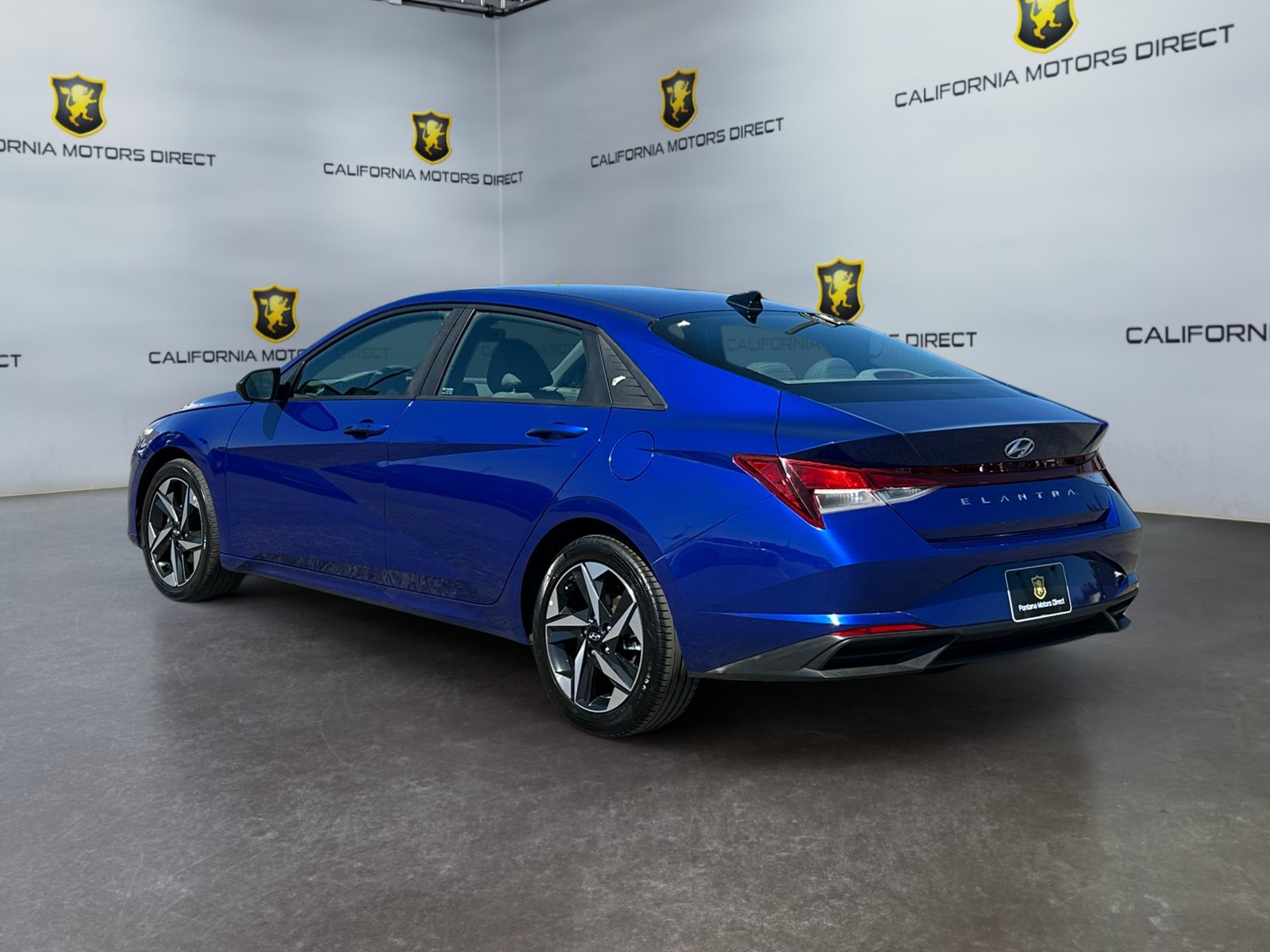 Used 2023 Hyundai Elantra SEL w/ Convenience Package FWD image 3