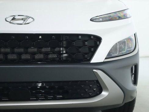 Used 2022 Hyundai Kona Limited w/ Cargo Package image 7