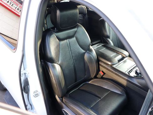 Used 2024 Jeep Wagoneer L Series II w/ Flexible Seating Group image 16