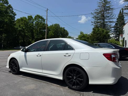 Used 2012 Toyota Camry SE FWD image 4