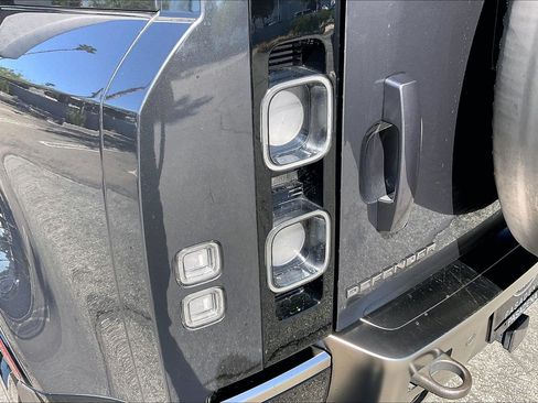 Used 2021 Land Rover Defender 110 X AWD/4WD image 27