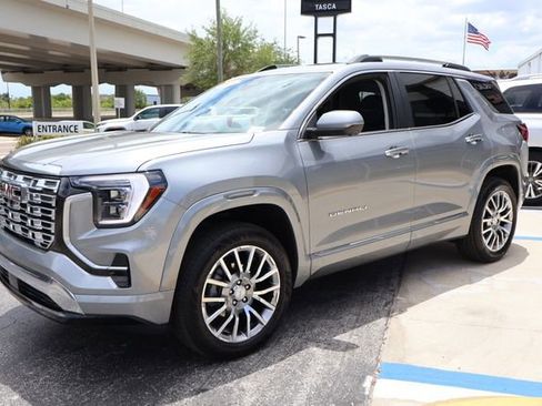 Used 2026 GMC Terrain Denali AWD/4WD image 3