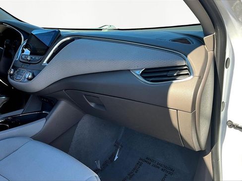 Used 2020 Chevrolet Malibu LT image 17