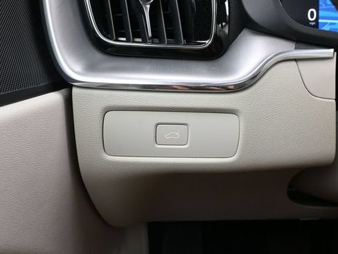 Used 2024 Volvo XC60 B5 Core w/ Climate Package AWD/4WD image 26