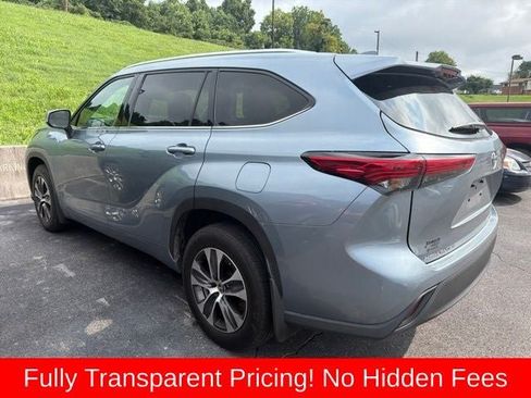 Used 2021 Toyota Highlander XLE AWD/4WD image 4