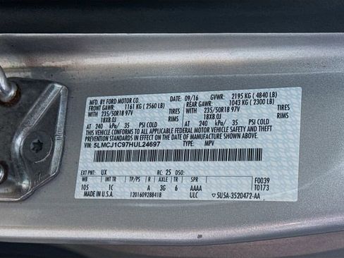 Used 2017 Lincoln MKC Premiere image 36