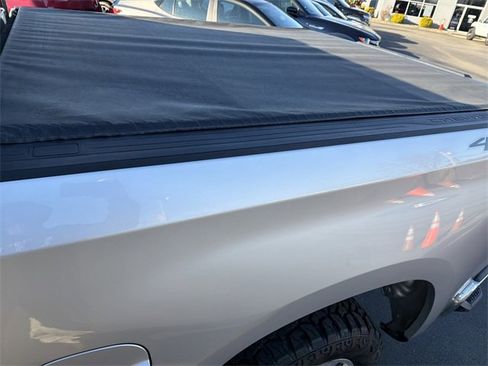 Used 2021 Chevrolet Silverado 1500 LT image 13