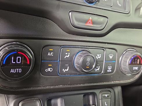 Used 2019 GMC Terrain SLE w/ Driver Convenience Package AWD/4WD image 20