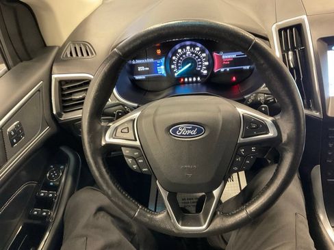 Used 2018 Ford Edge Titanium w/ Technology Package AWD/4WD image 23