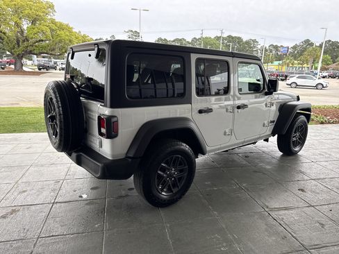 Used 2025 Jeep Wrangler Sport S image 14