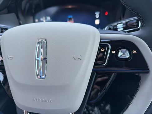 New 2026 Lincoln Corsair Premiere image 15