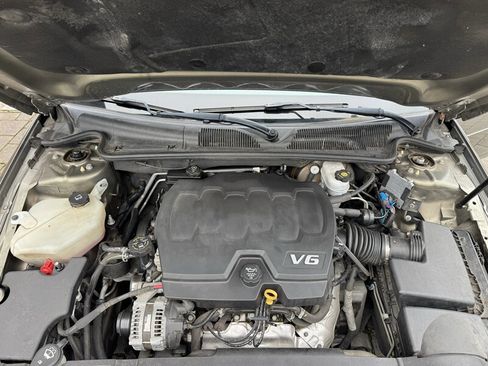 Used 2010 Buick Lucerne CXL image 26