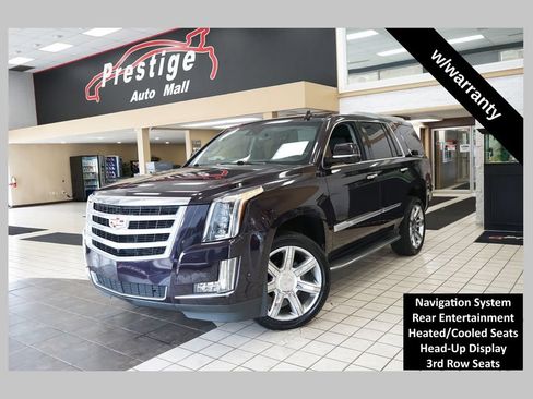 Used 2018 Cadillac Escalade Luxury AWD/4WD image 1