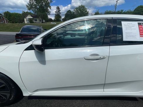 Used 2018 Honda Civic EX image 3